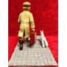 Tintin / Hergé / Moulinsart Réf 45994 / Tintin et Milou valise - Ils arrivent - socle pavé - (2022)