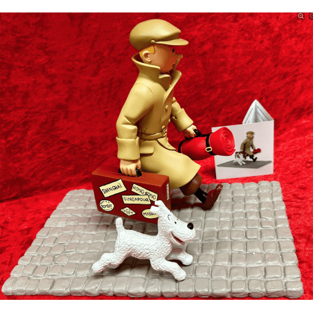Tintin / Hergé / Moulinsart Ref 45994 / Tintin and Milou suitcase - They arrive - paved base - (2022)