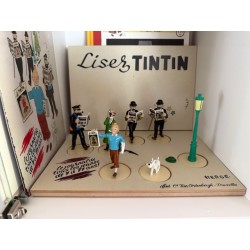 Plaque Vintage + Support (LISEZ TINTIN) / Hergé